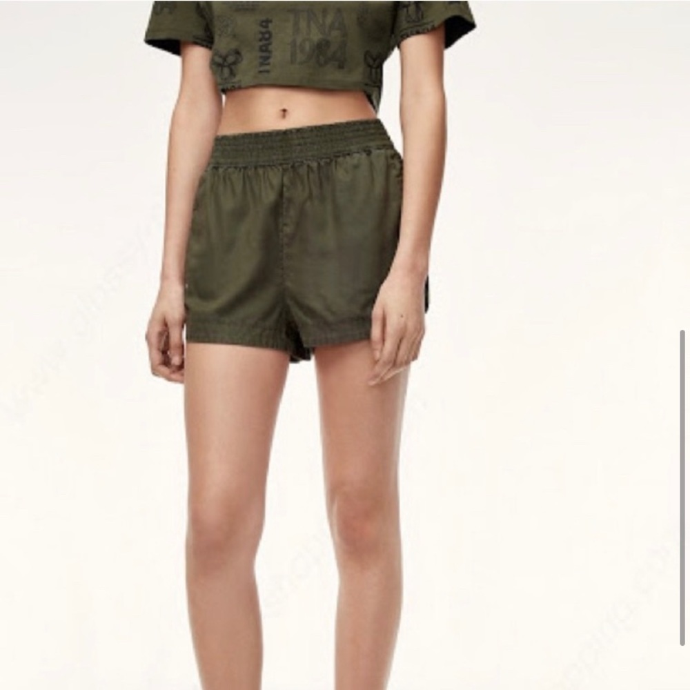 Aritzia TNA Army Green Shorts Small